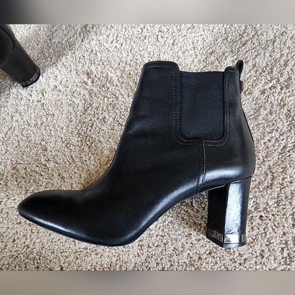 Tory Burch made in Brazil black leather size 9.5 M Chelsea heeled boots - Picture 4 of 16